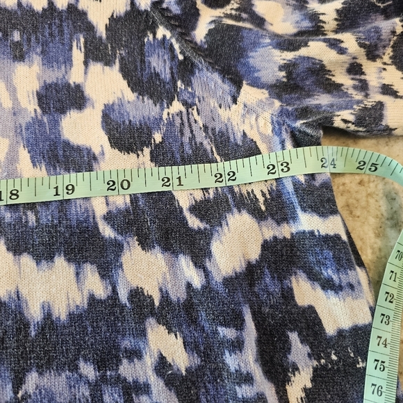 Alfred Dunner 1X Blue Leopard Print Embellished Knit Top Plus Size Pullover - Picture 5 of 7